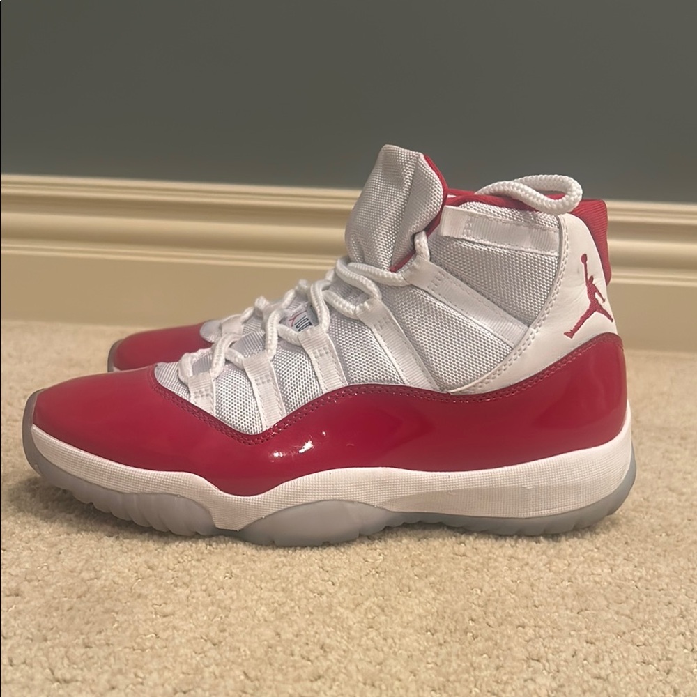 Mens "Cherry" 11s